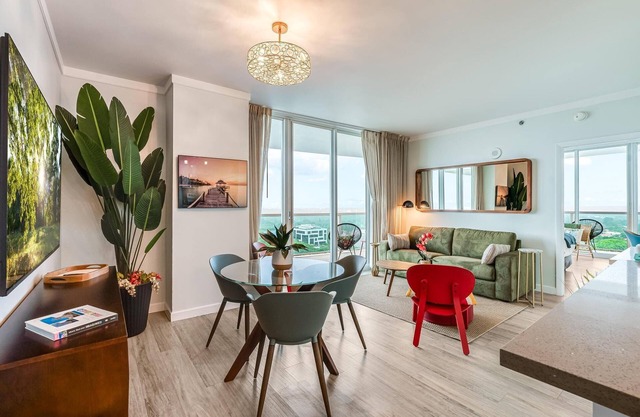 Modern 3BR/3.5BA Grove Condo | Views, Balconies, Full Kitchen + 3 Parking
