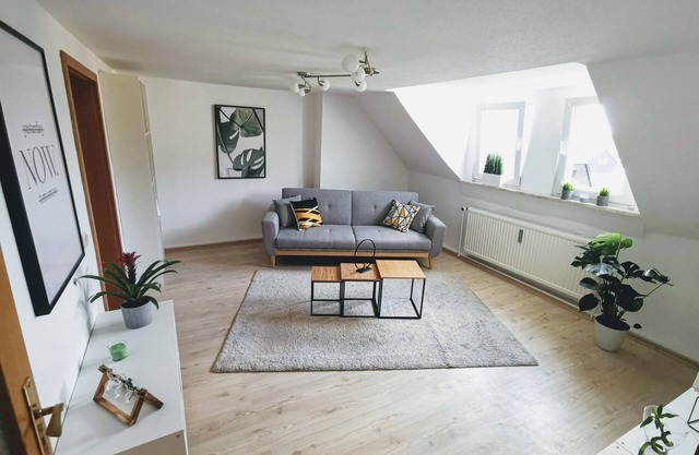 Modern 3BR Netflix, coffee timer, WIFI, parking☀️