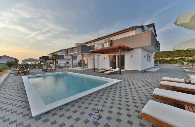 Modern 4 BD villa with heated pool for up to 8 guests near Zadar