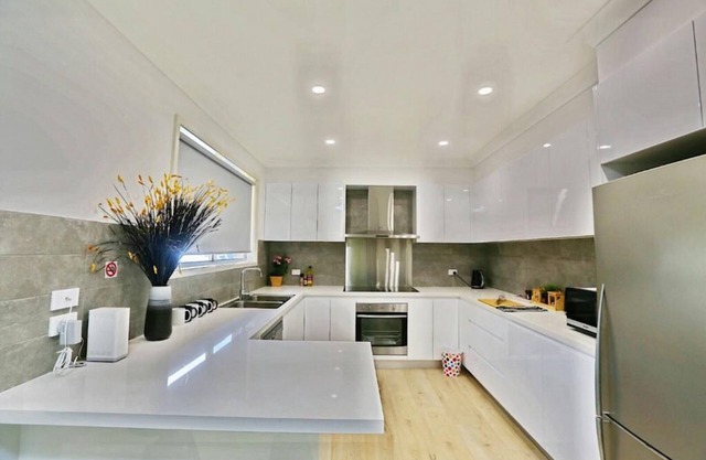 Modern 4-Bedroom Large House Close to Singleton CBD Hunter Valley