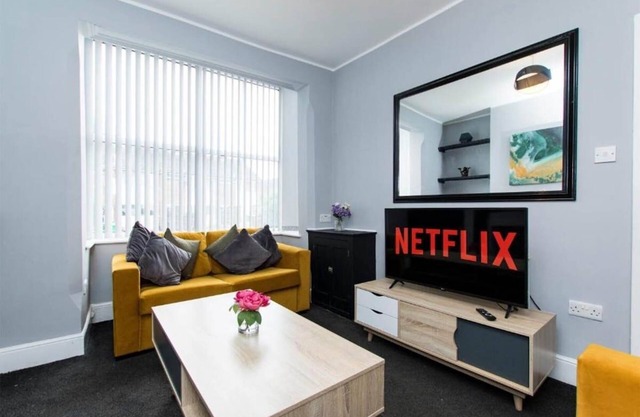 Modern 5 Bedroom House near Nottingham City Centre