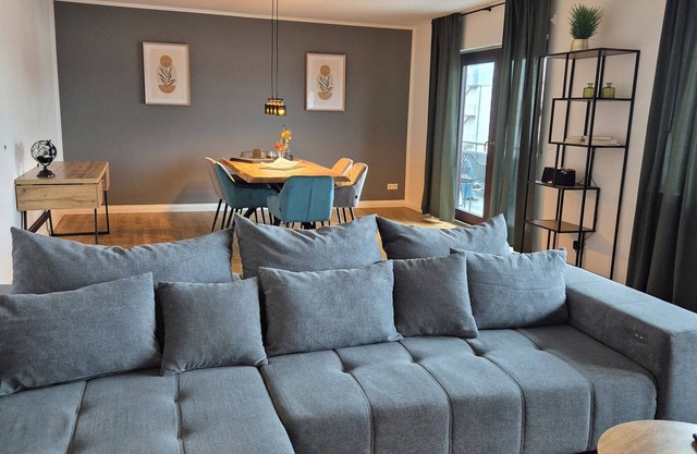 Modern 5-room apartment with roof terrace and conservatory
