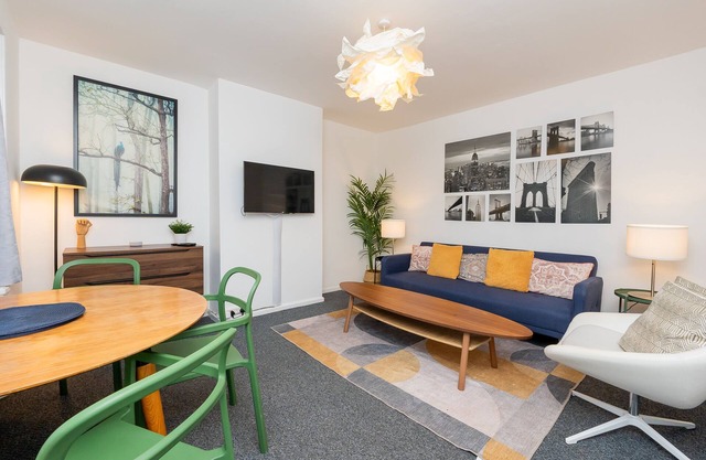Modern | All Mod Cons | IPTV| BBQ | Sleeps 8