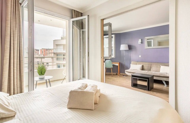 Modern and bright apartment: Perfect to visit Paris or Business