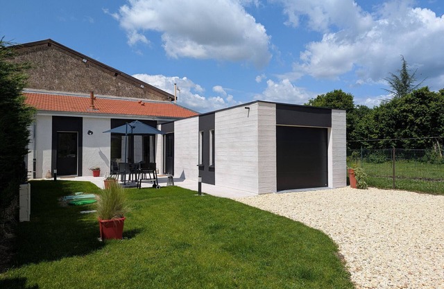Modern and Cozy Lodge for 4 in Milly-sur-Bradon