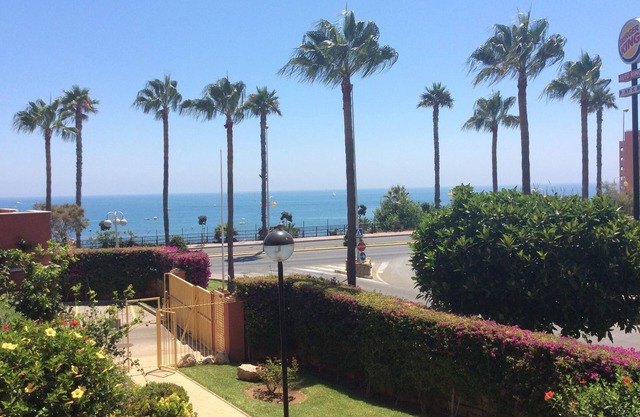 Modern and fresh beach apartment in Benalmadena