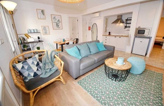 Modern apartment in the old town of Alicante! 350 mt from the beach!