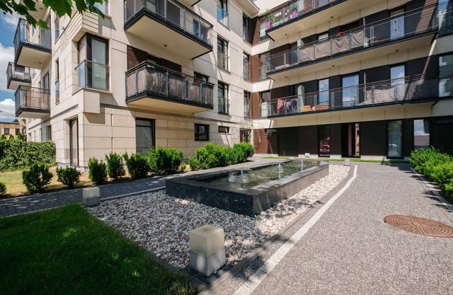 Modern Apartment Across the Ponds