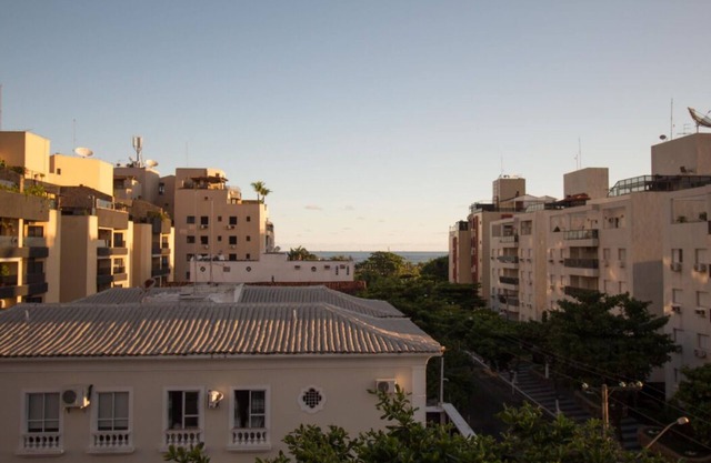 Modern apartment 2 blocks from the beach