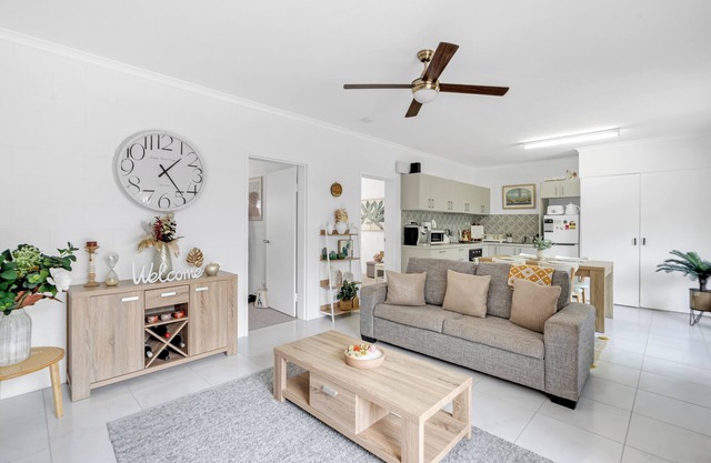 Modern Apartment complete, Close to Amenities Free Wifi