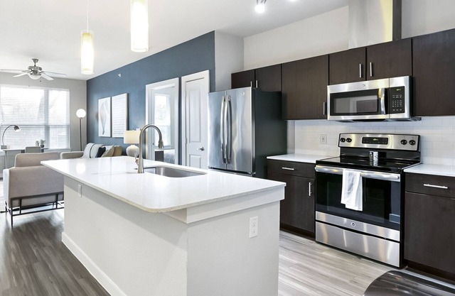 Modern Apartment in Prime Location (ID3972X98)
