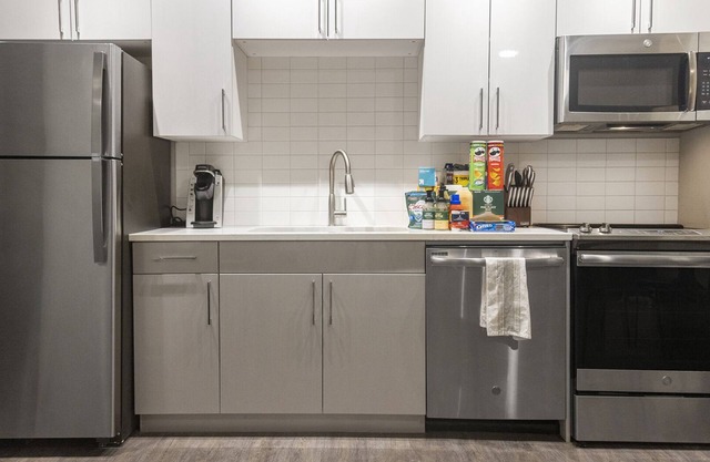 Modern Apartment in Prime Location (ID9126X68)