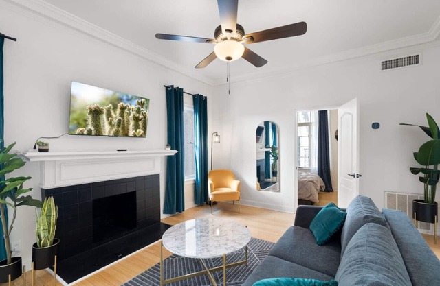 Modern Apartment in the Heart of Phoenix (2)
