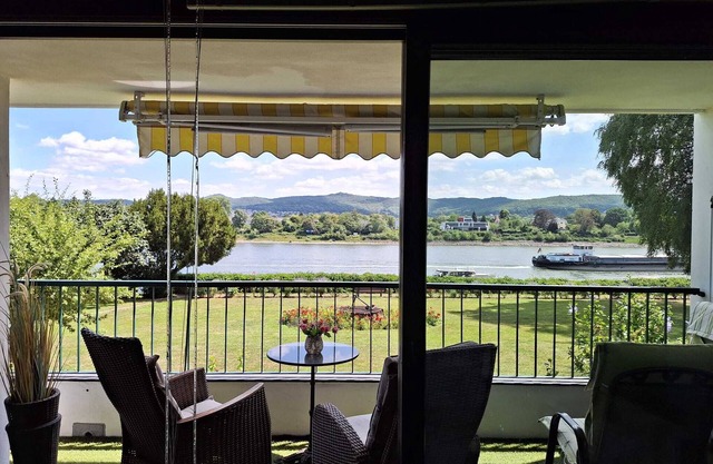Modern apartment with views of the Rhine and Siebengebirge mountains