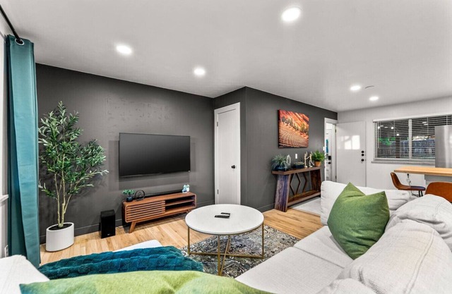 Modern Arvada Suite | Sauna & Games