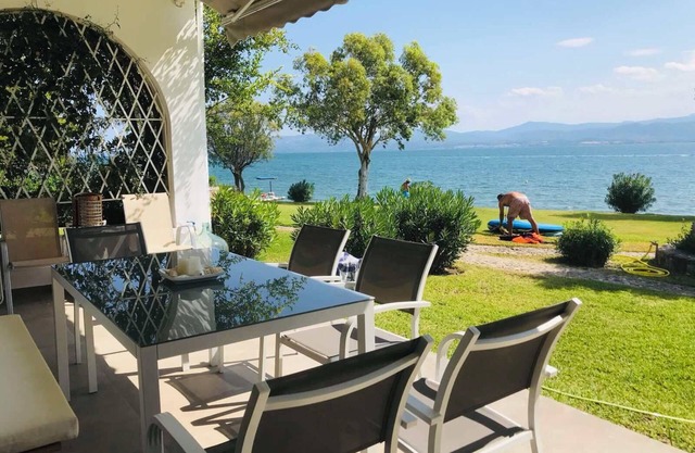Modern Beachfront Apartment in Lilantia – Pool, 2BR/2BA, Near Eretria