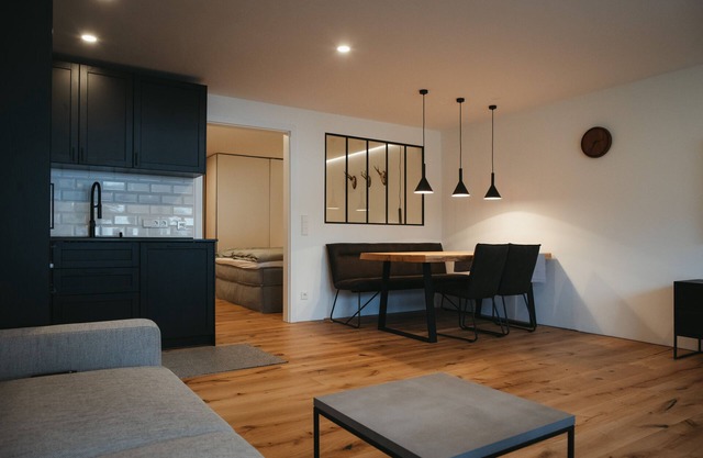 Modern Black Forest loft with mountain views - ski lift, bathing lake & thermal spa