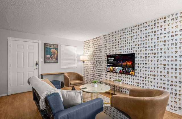 Modern Brentwood 1BR | Close for ACL, F1, + More!