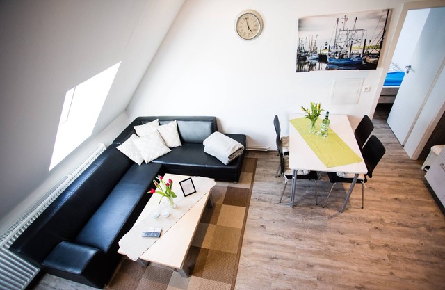 Modern, bright duplex apartment, only a few minutes to the beach, quiet location