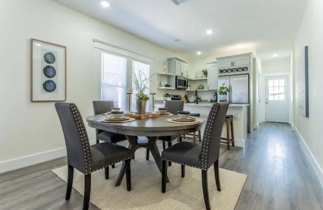 *Modern Bunglow minutes to Downtown San Antonio