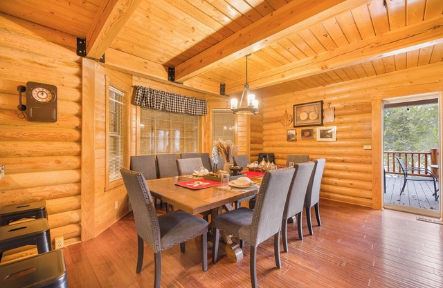 Modern Cabin Perfect for Yellowstone Adventures! w/A/C, Hot Tub, & More!