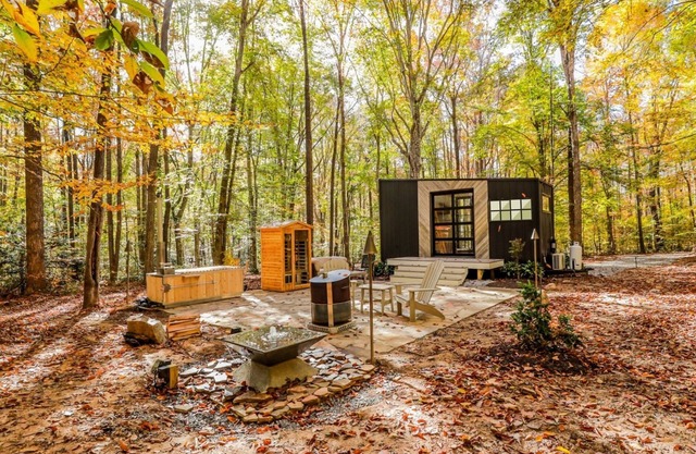 Modern Cabin right outside of Richmond with everything you need and more to truly relax.