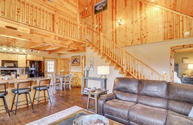 Modern Cabin w/Grill Near Golf & Bass Fishing!
