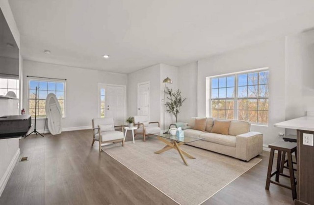 Modern, Chic 2-Bedroom Ann Arbor Haven
