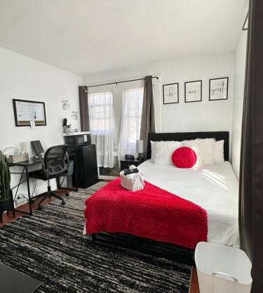 Modern Chic CoCo Chanel Inspired * Biz Friendly * Close To All