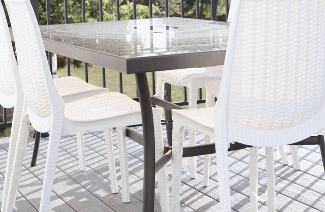 MODERN + CHIC HOUSE W HOT TUB + SAUNA + GAME ROOM