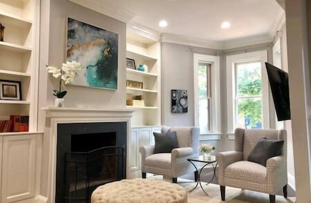 Modern Classic Victorian | US Capitol 5 Blocks