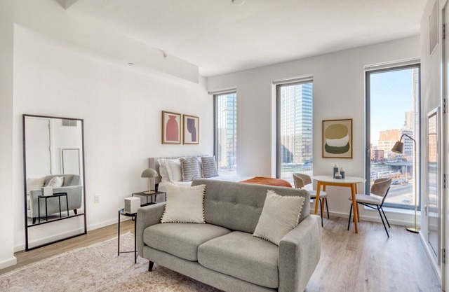 Modern Clinton Hill Studio w/Gym, Pool & W/D, nr Barclays, by Blueground