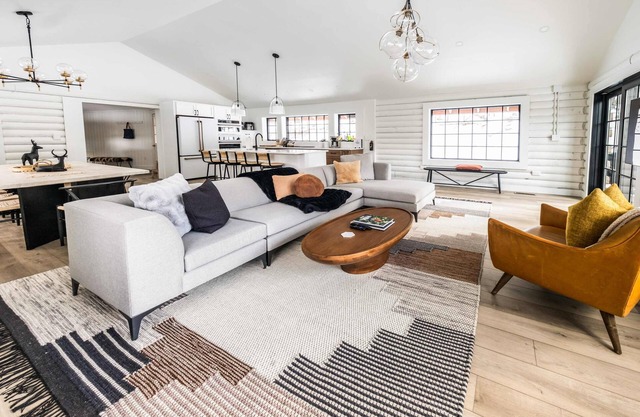 Modern Comfort Timeless Charm | Log Cabin Retreat