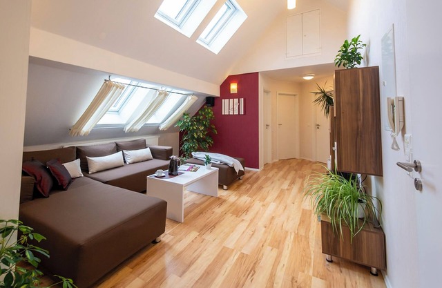 Modern, comfortable vacation apartment with terrace, on the Main Valley cycle path