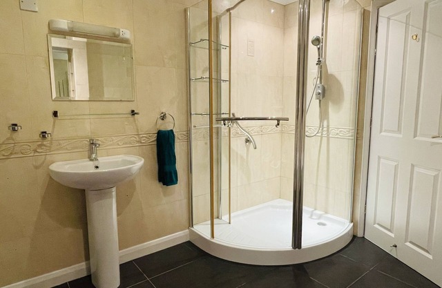 Modern & Cosy Country Home, Off road Parking, Pet Friendly