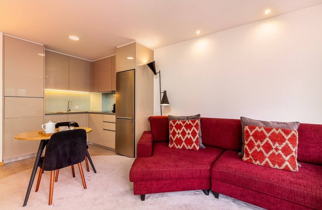 Modern & Cozy apartment, by the beach