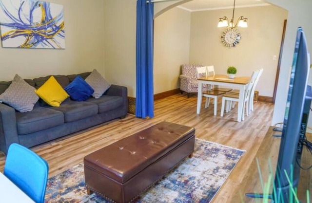Modern, Cozy unit - Great Location