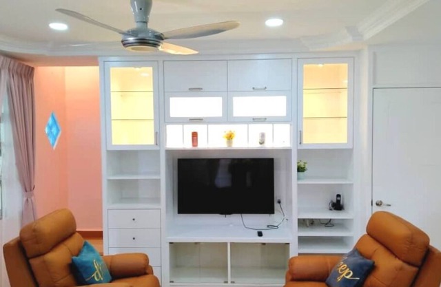 Modern CozyDouble Semi-D 5BedRoom HOUSE 14PAX