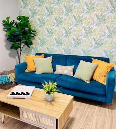 Modern Cuban 2BR Near Beaches - Spotless Stay & Free Parking