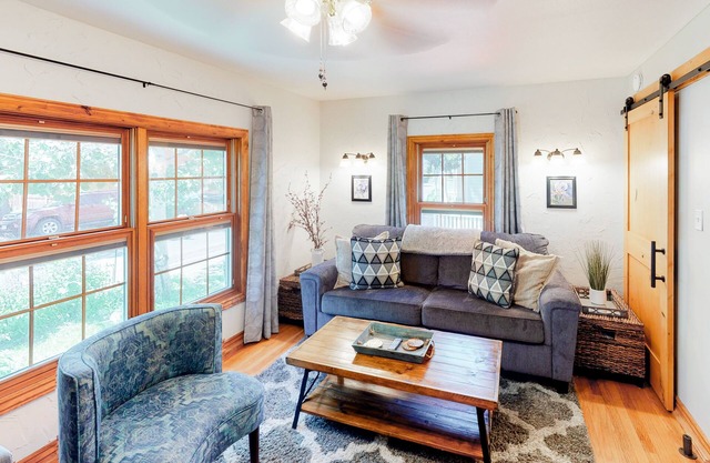 Modern duplex with gas fireplace, free WiFi, & walkable downtown location
