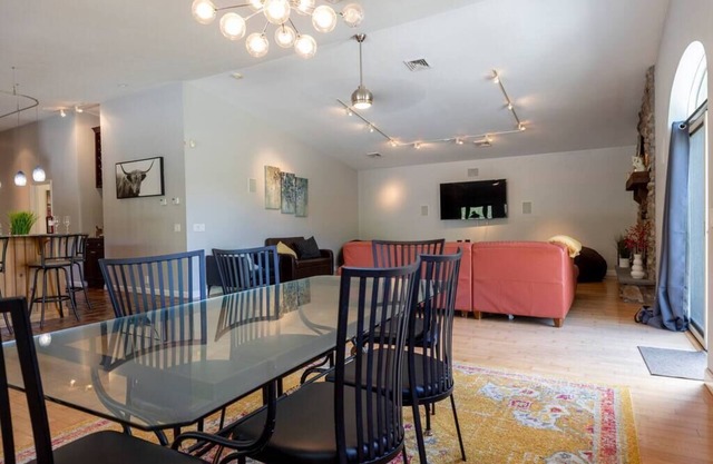 Modern Farm Home 2hr NYC & BOS Peaceful WIFI