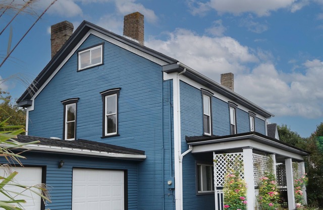 Modern Farmhouse in town.