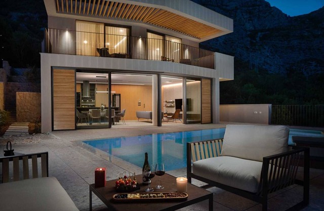 Modern five-star 3-Bedroom Villa for 6+2, with Pool