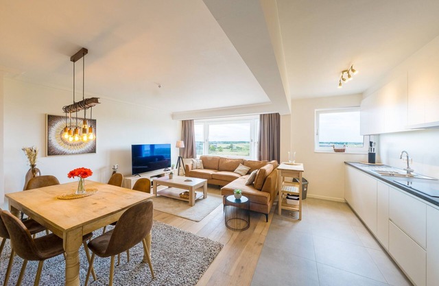 Modern flat 2 bedrooms with open view.