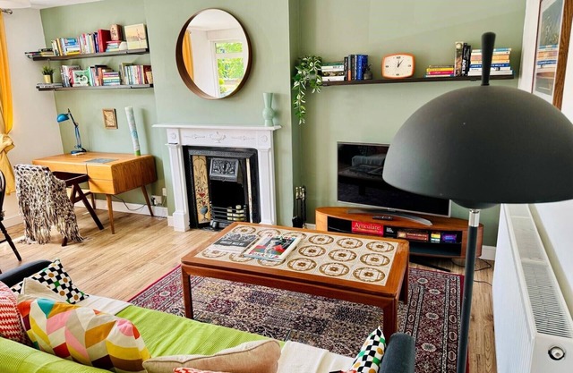 Modern Flat at Selden House