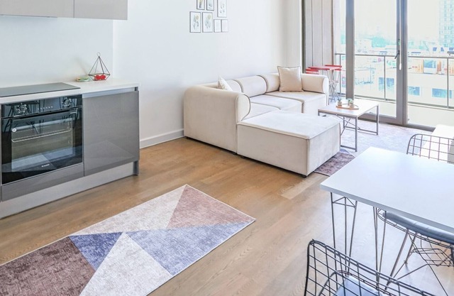 Modern Flat in Kağithane with Balcony