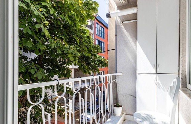Modern Flat w Balcony 2 min to Marmaray in Kadikoy