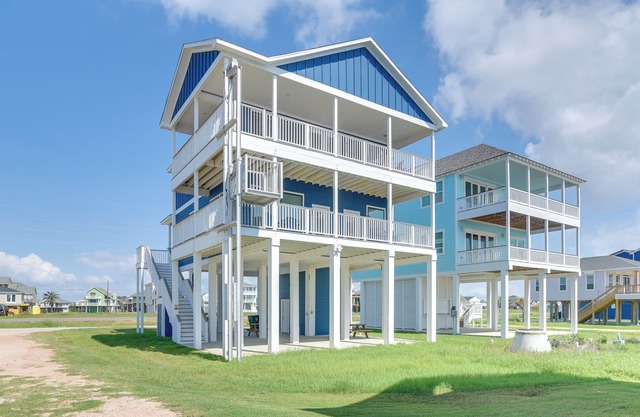 Modern Galveston Vacation Rental: Steps to Beach!