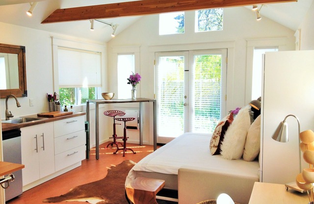 Modern Garden Oasis by CosiDesign