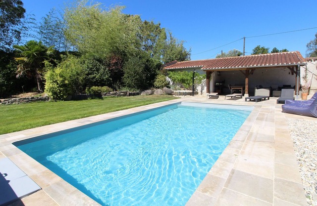 Modern Gîte with Pool, Near Wineries and Top Attractions